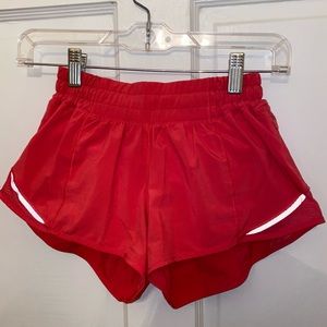 Lululemon Hotty Hot Shorts 2.5"